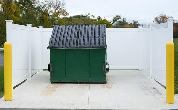 commercial dumpsters can tailor pick-up schedules based on their clients' needs